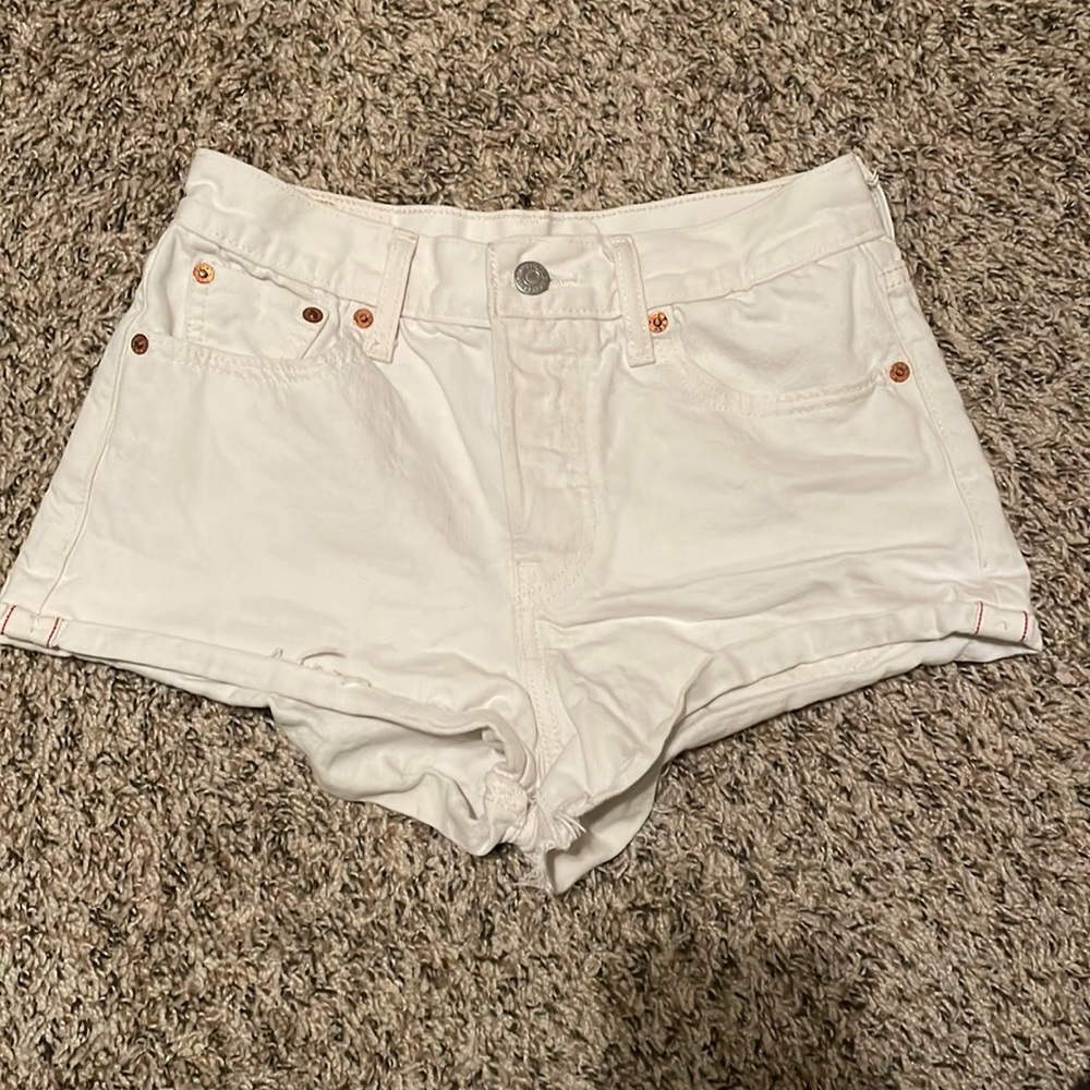 Levi high waisted shorts